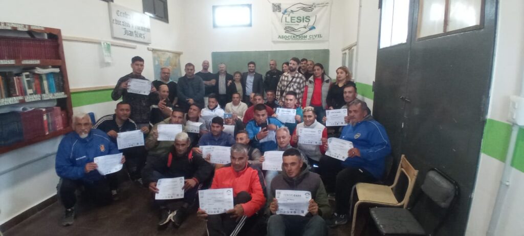 Entrega de diplomas del curso de Ejecución de la Pena dictado por el Juez Roberto Conti, padrino de la Asociación Civil LESIS Argentina.